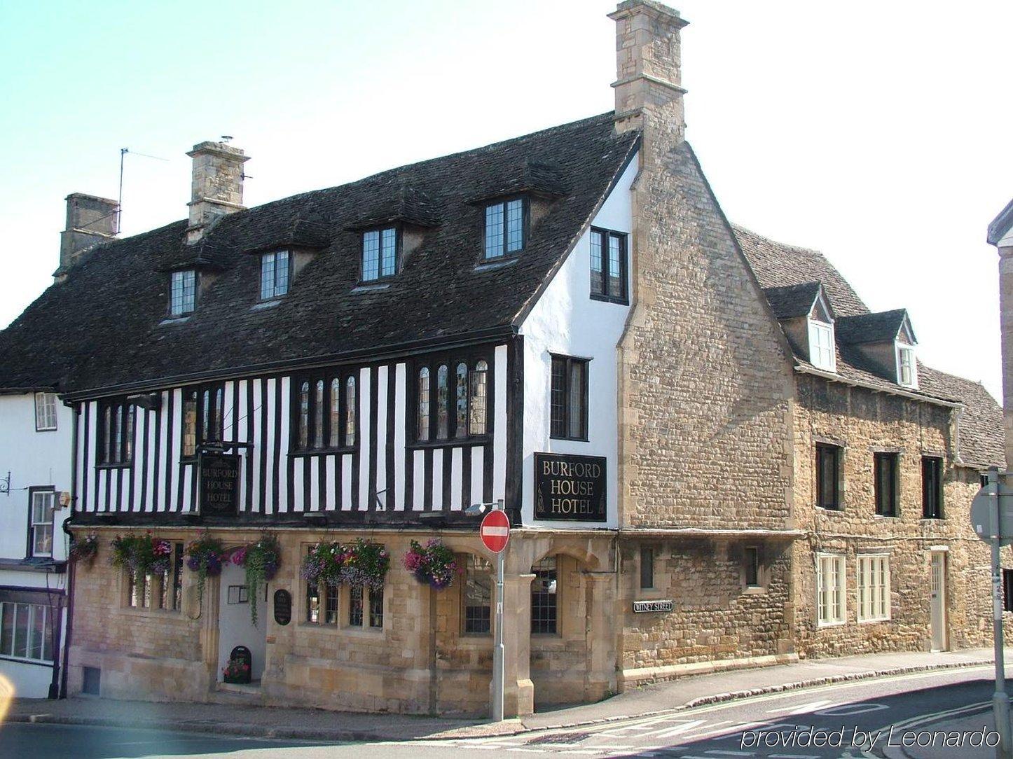Burford House Bh Bed & Breakfast Exterior photo